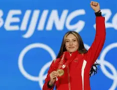 谷爱凌手感滚烫，带领本菲卡小胜费内巴切，赛后一句话霸气侧漏(费内巴切本菲卡对决)